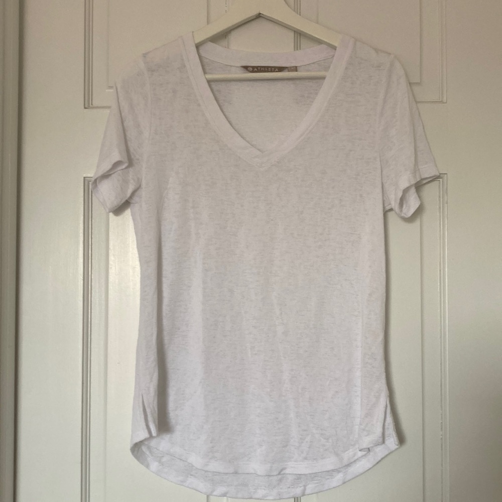 Athleta breezy v-neck tee